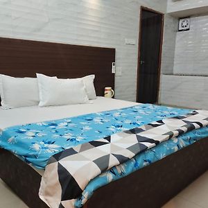 Hotel Purohit Sindhi Camp